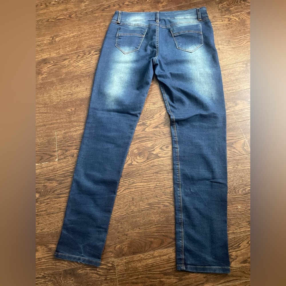 Skinny Blue Jeans - Picture 2 of 4